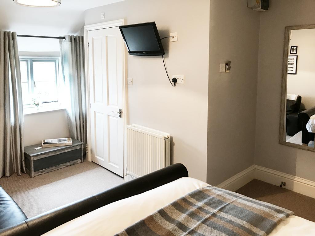 Green Dragon Hotel Brigstock ภายนอก รูปภาพ