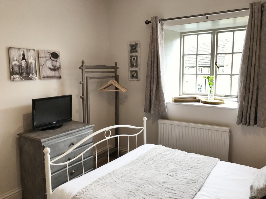 Green Dragon Hotel Brigstock ภายนอก รูปภาพ