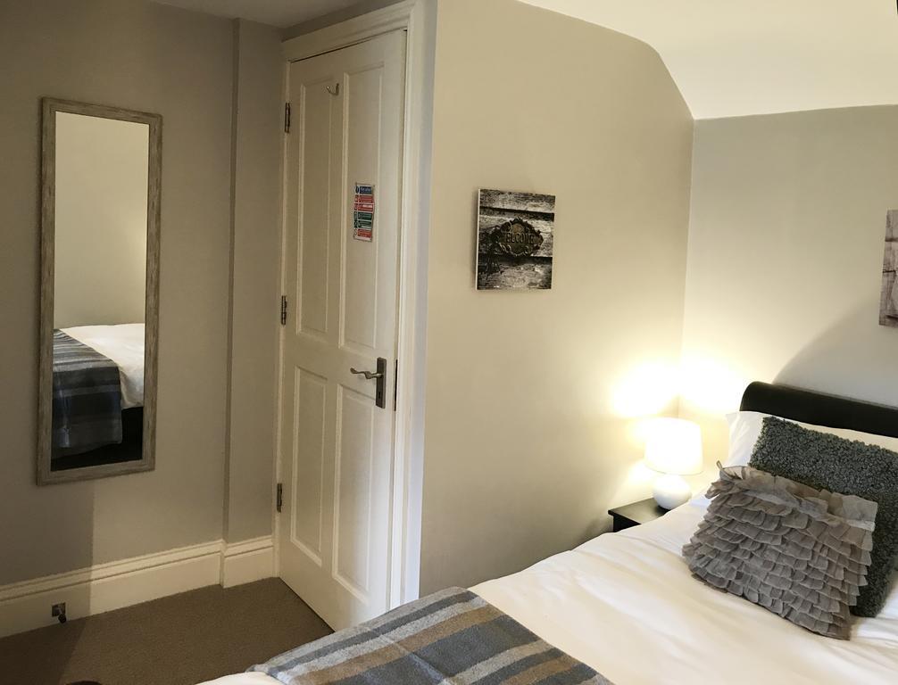 Green Dragon Hotel Brigstock ภายนอก รูปภาพ